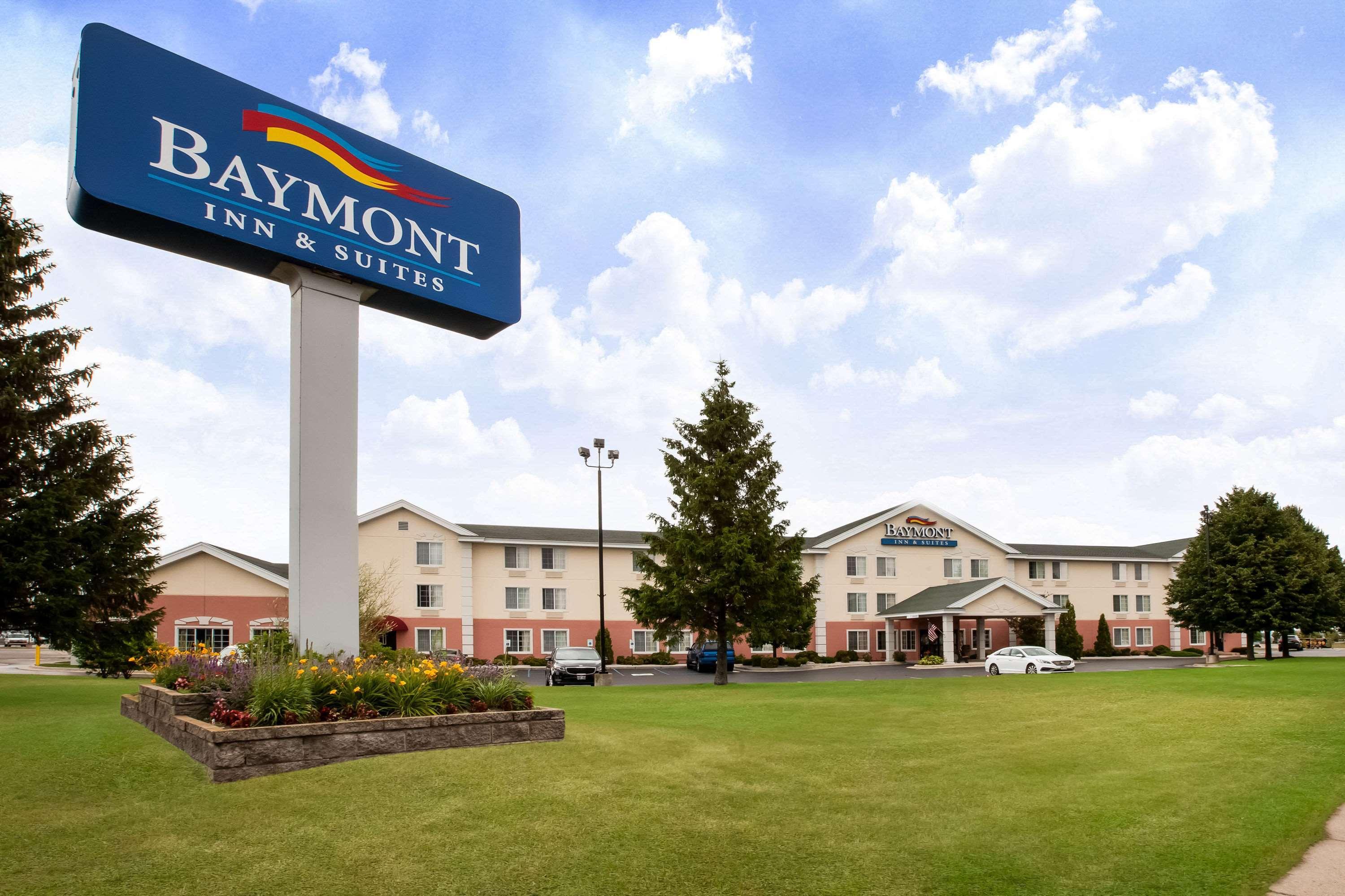 Baymont By Wyndham Mackinaw City Esterno foto