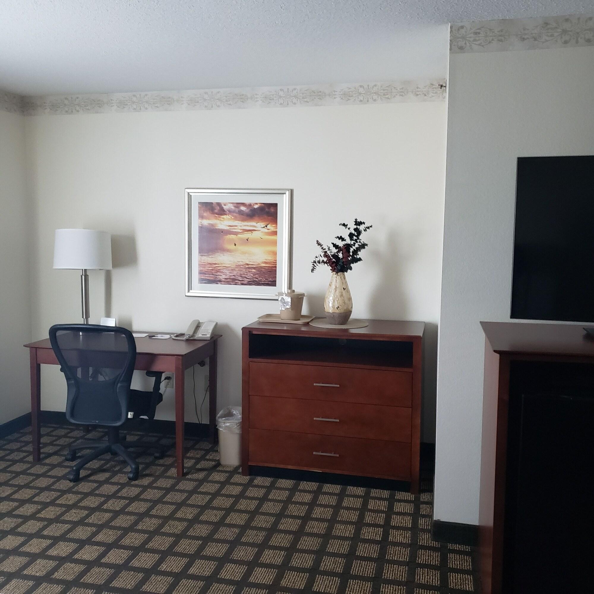 Baymont By Wyndham Mackinaw City Esterno foto