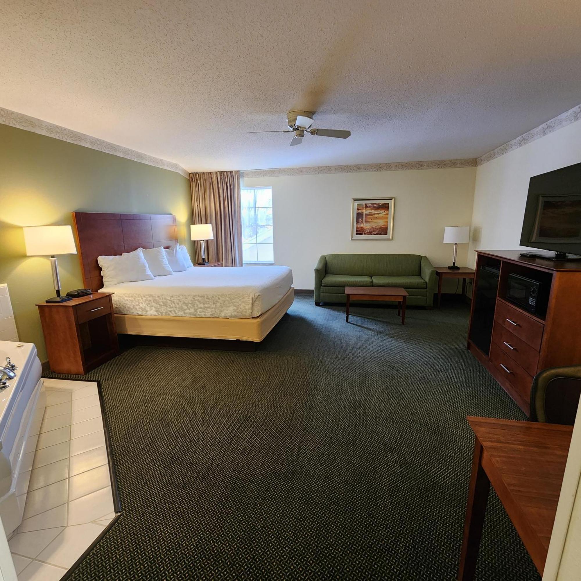 Baymont By Wyndham Mackinaw City Esterno foto