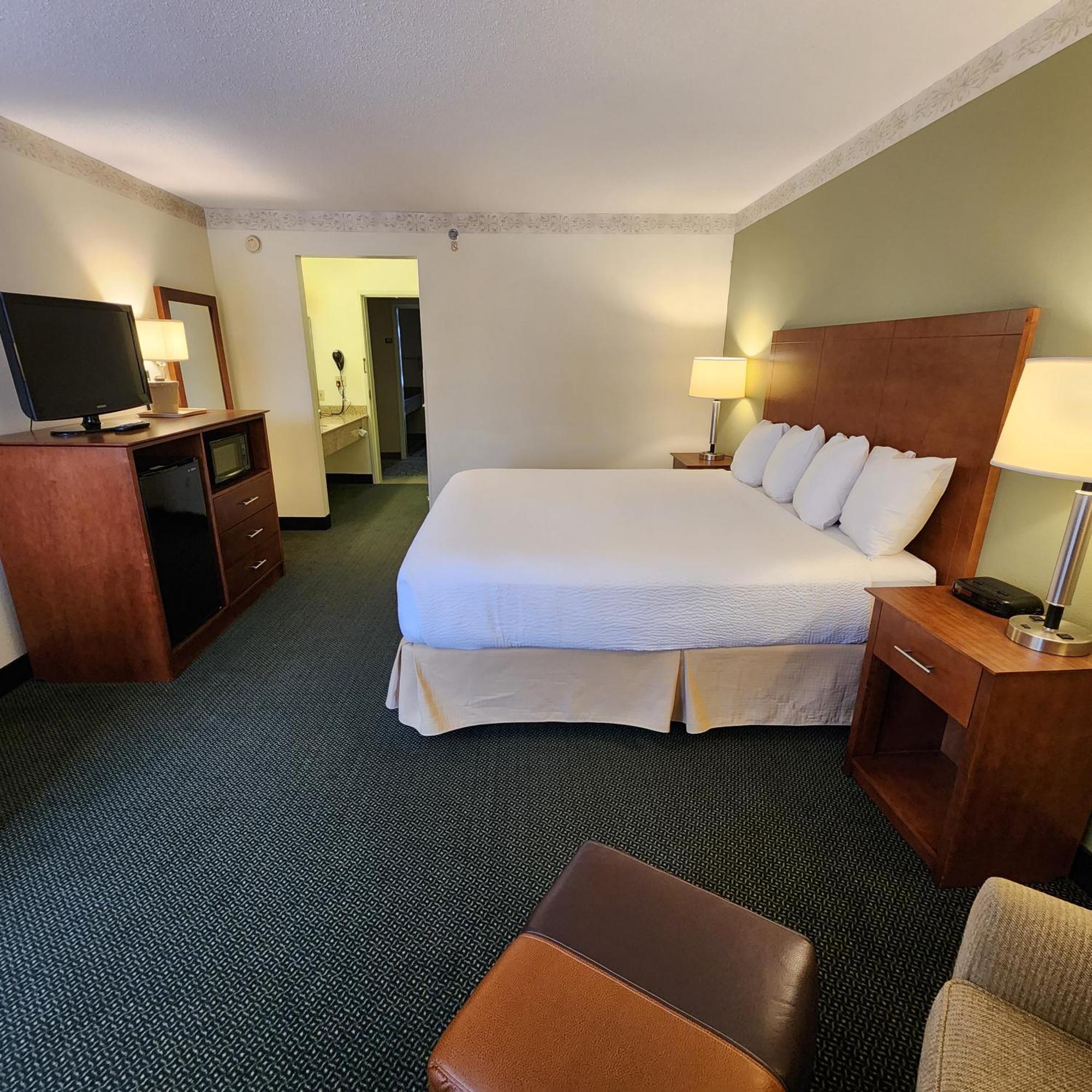 Baymont By Wyndham Mackinaw City Esterno foto
