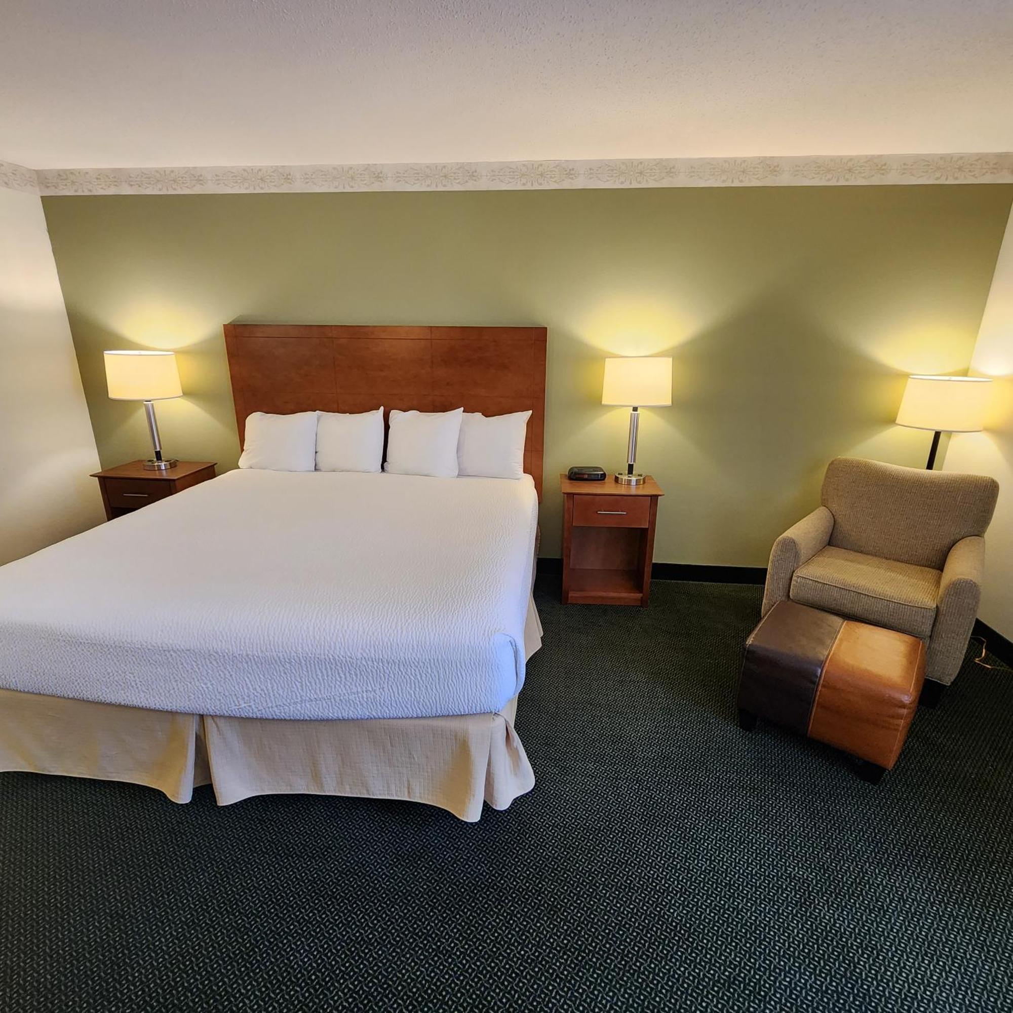 Baymont By Wyndham Mackinaw City Esterno foto