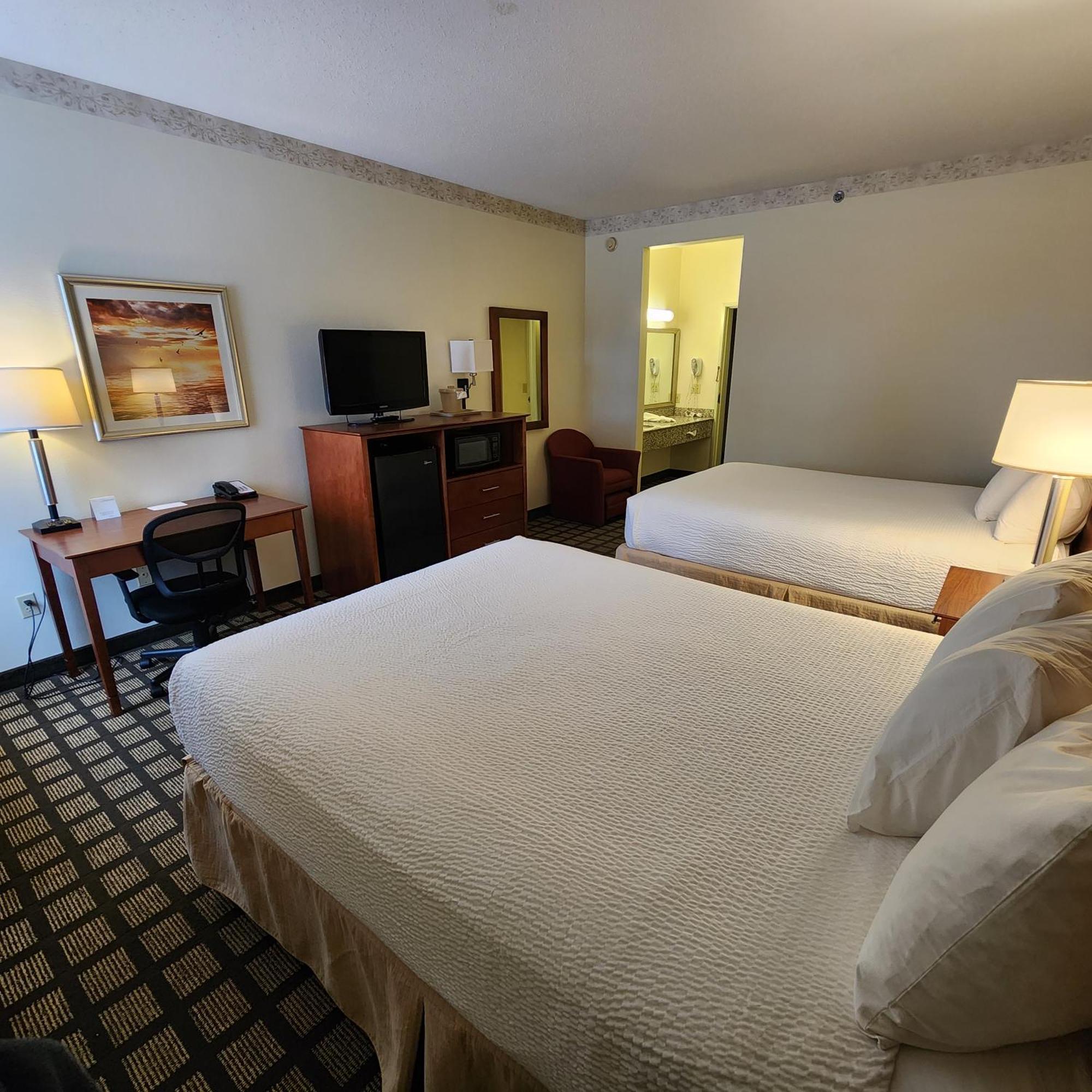 Baymont By Wyndham Mackinaw City Esterno foto