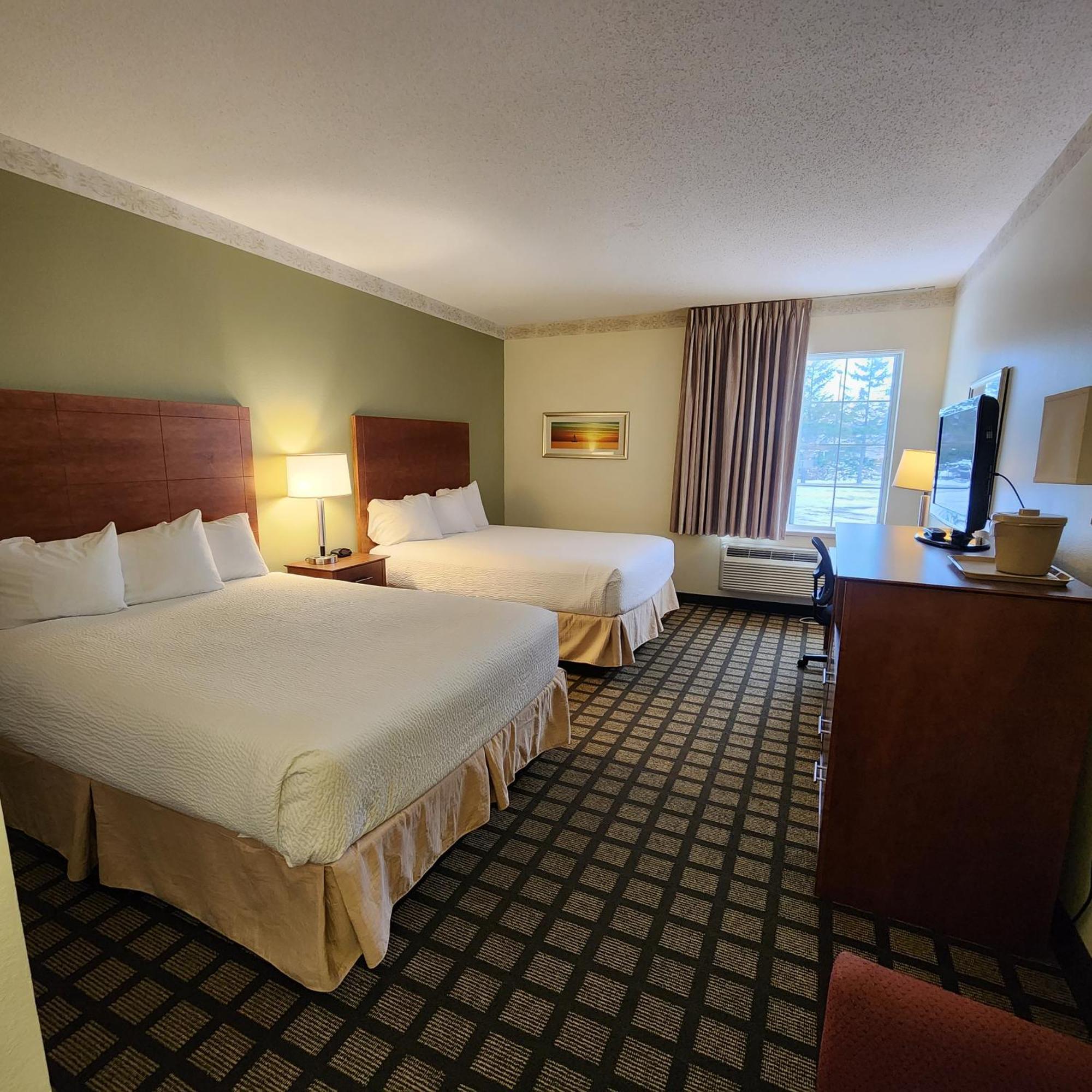 Baymont By Wyndham Mackinaw City Esterno foto
